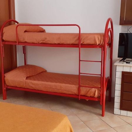 Monolocale Da Mariolina Apartment Макари Екстериор снимка