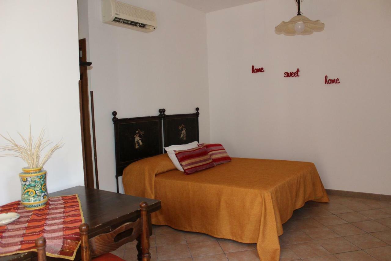 Monolocale Da Mariolina Apartment Макари Екстериор снимка